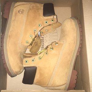TIMBERLAND CLASSIC BOOTS